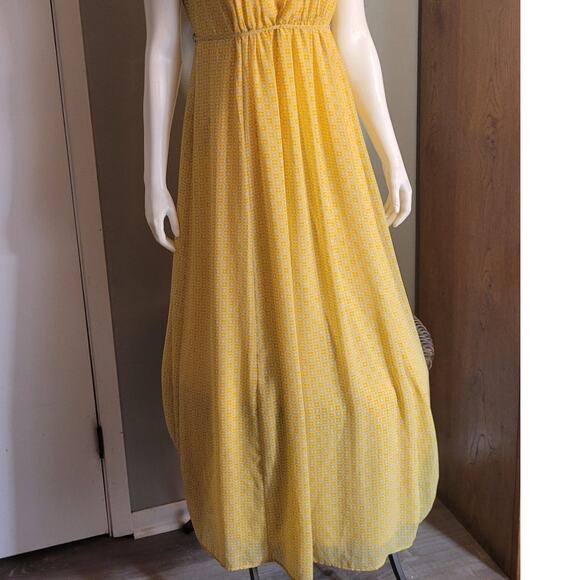 EMMA & MICHELE Yellow Floral Maxi Dress Sz 10 Summer Beach Vacay Flowy Boho - Picture 5 of 11